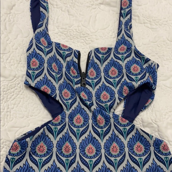 one piece - Picture 3 of 4